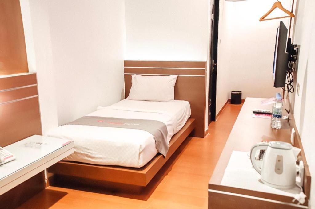 Neotel Hotel City Centre Tanjung Redep Bagian luar foto