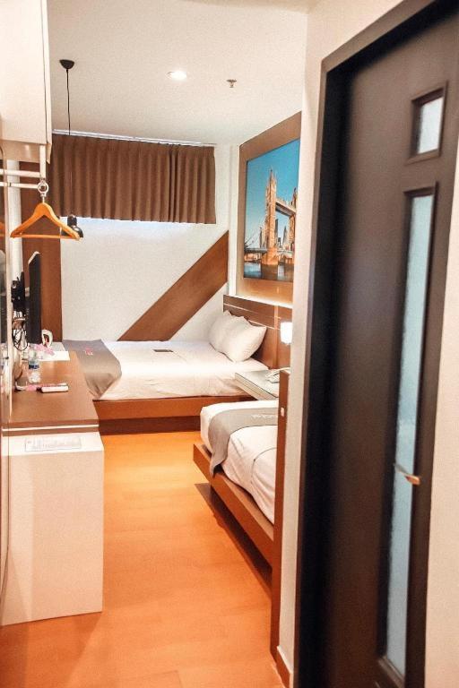 Neotel Hotel City Centre Tanjung Redep Bagian luar foto
