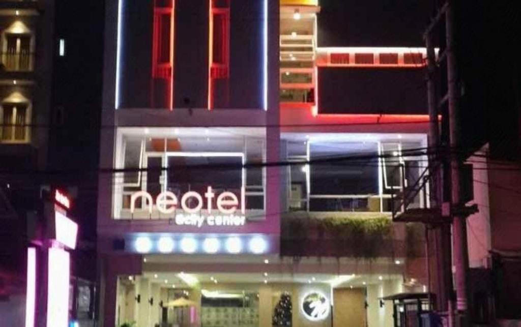 Neotel Hotel City Centre Tanjung Redep Bagian luar foto